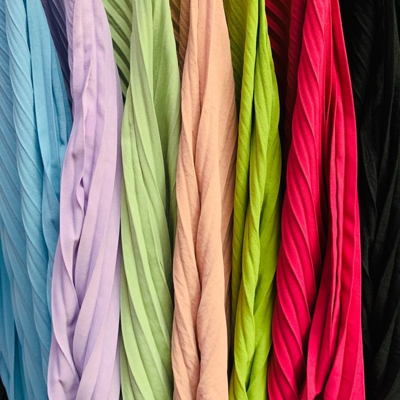 Fuchsia Pink Pleated Kaftan Style Dress - Picture 4 of 6